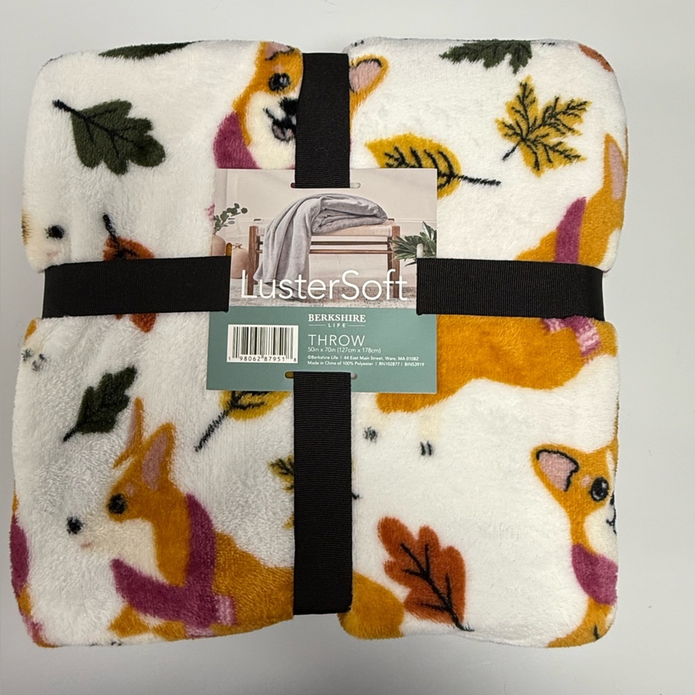 NWT Berkshire LusterSoft Throw  Blanket Plush Corgi Dog Autumn Print 50”x70”